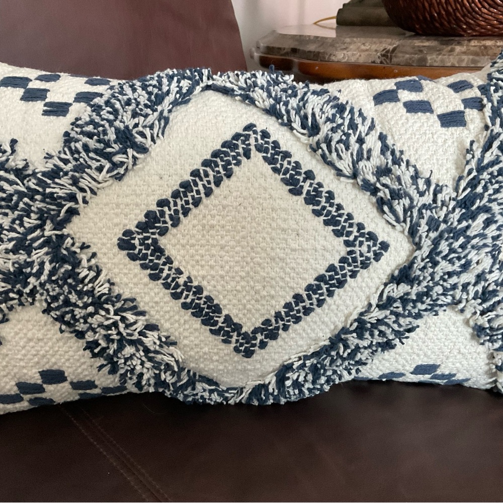 Throw lumbar pillow blue and white